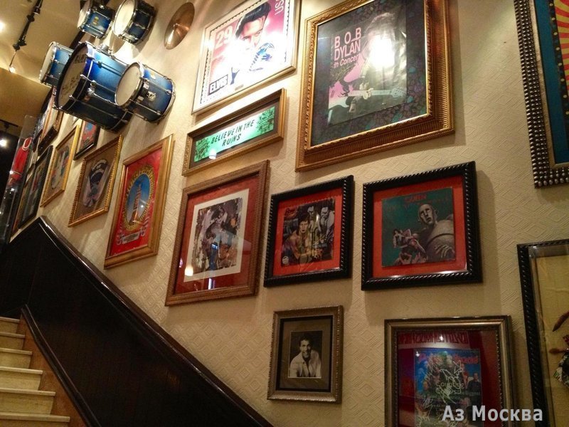 Hard Rock Cafe, Арбат, 44 ст1 (1-3 этаж)