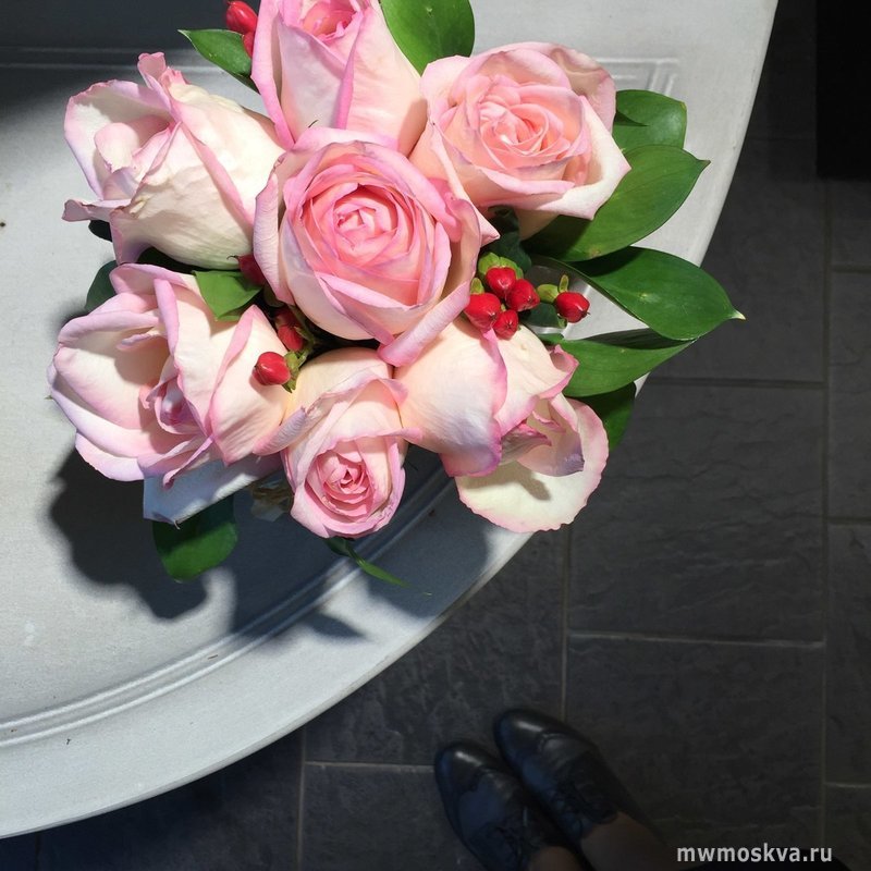 Во имя Розы, сеть цветочных салонов, Никольская, 11-13 ст3 (1 этаж)